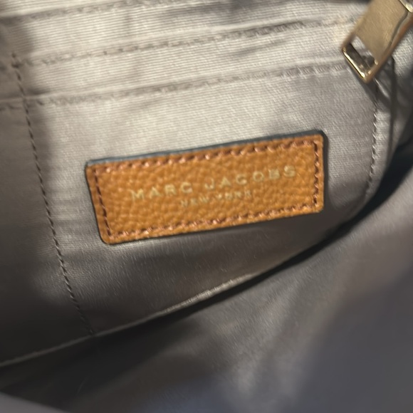 Marc Jacobs Tan Crossbody Bag PERFECT CONDITION - Picture 3 of 9